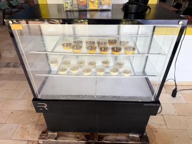 Vitrine Refrigerada Refrimate Ar Forçado Vidro Reto 1.8m CVP...