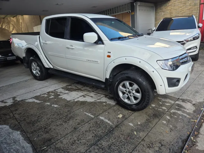 Mitsubishi L200 Triton GL 3.2 CD TB Int. Dies. Mec. 2017