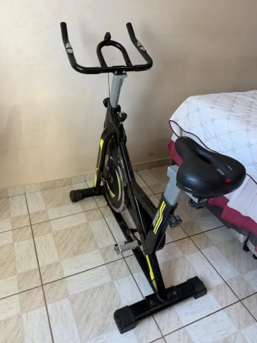 Vendo bicicleta ergométrica em ótimo estado