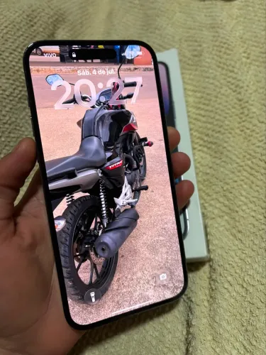 iPhone à venda 14 pro Max e dois 15(leia o anúncio todo 