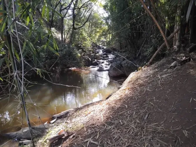 TERRENO COM ÁREA DE 12 HECTARES A VENDA EM OLIVEIRA/MG PROXIMO A RODOVIA BR.381