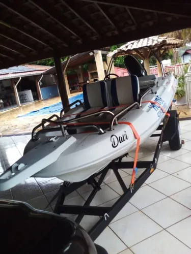 VENDO ESTA BELÍSSIMA LANCHA PARA 5 PESSOAS 