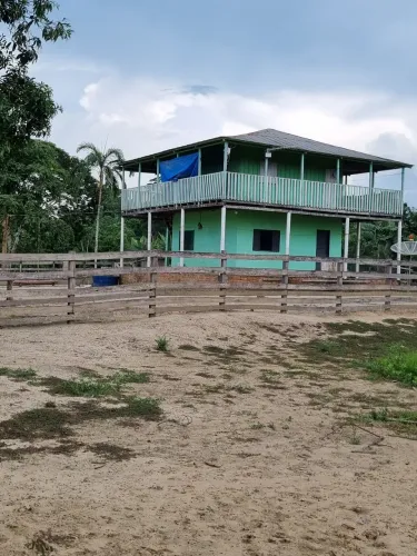 Vendo duas colônias.
