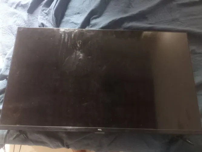 Tv TCL 42 p , pra retirada de peças