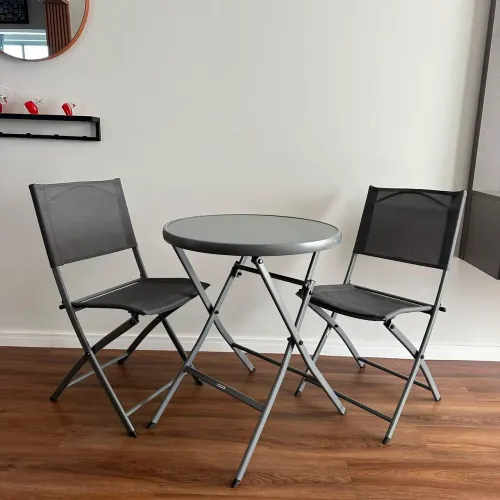 Conjunto mesa e cadeira