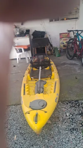 Vendo caíaque caiman 100 pra pesca top