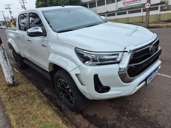 Toyota Hilux CD SRX Plus 4X4 2.8 TDI Die. Aut. 2024