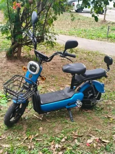 Bicicleta elétrica / scooter elétrica 800W estilo "city bike" azul
