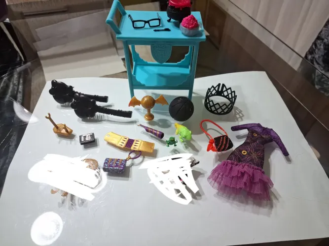 Lotinho acessórios Monster High