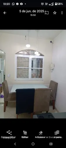 Jogo de mesa e cadeiras