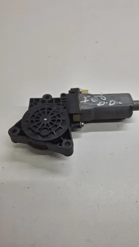 Motor Vidro Dianteiro Lado Direito Hyundai I30 2010 / 2011