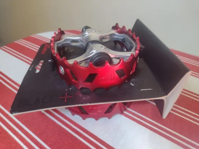 Pedais Armadilha VO Rosca 9/16" - Novos