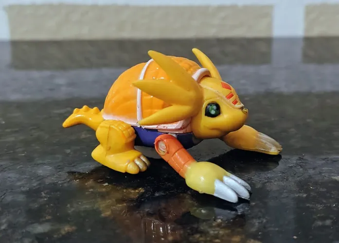 Boneco do digimon adventure 02 - Armadillomon