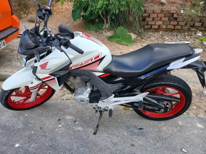 Vendo CB TWISTER 250