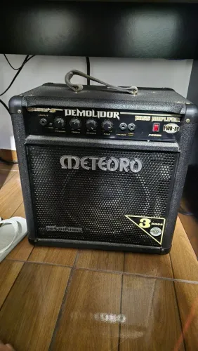 Caixa amplificadora meteoro