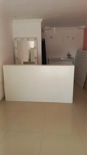Montar a Loja, espelho, balcao, mesa vidro, gavetoes