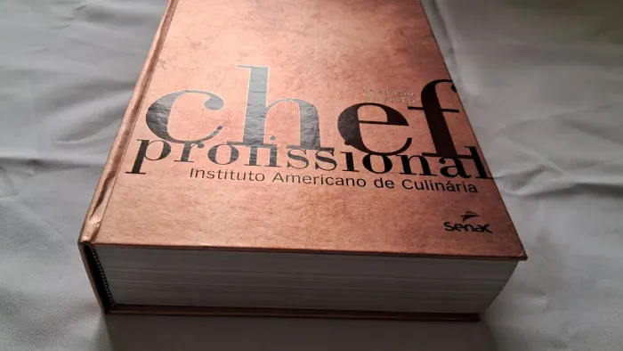 Vendo livros semi-novos de gastronomia