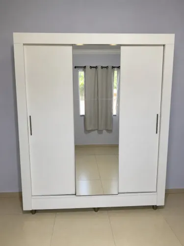 Guarda roupa ótimo estado 