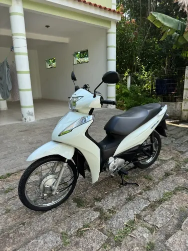Honda Biz 110i 2021 Branca - 19.000 km - Econômica, Confiável e Conservada