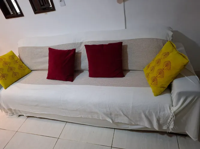 Vendo sofá USADO, POUCO USO E 2  POLTRONAS TECIDO LINHO