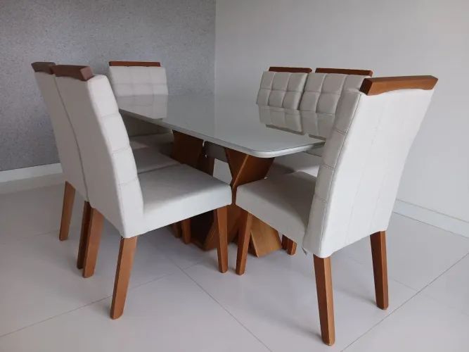 Mesa com 6 cadeiras nova