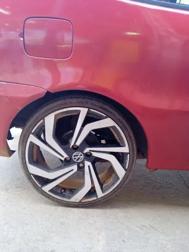 Rodas 17 4x100 e ótimo estado pneus bons 