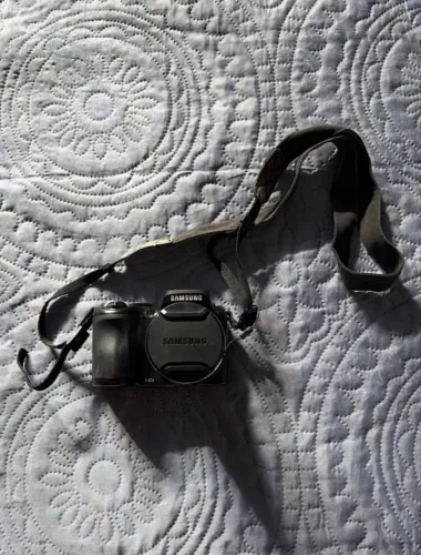 Câmera Samsung WB 100