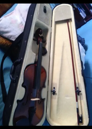 Violino 4/4 Completo com Arco e Estojo Térmico (Excelente Estado)