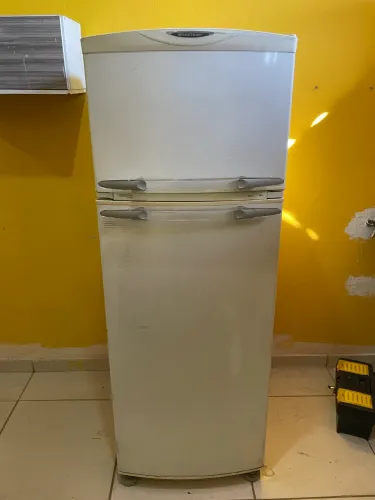 Geladeira Brastemp 330 litros Frostfree 