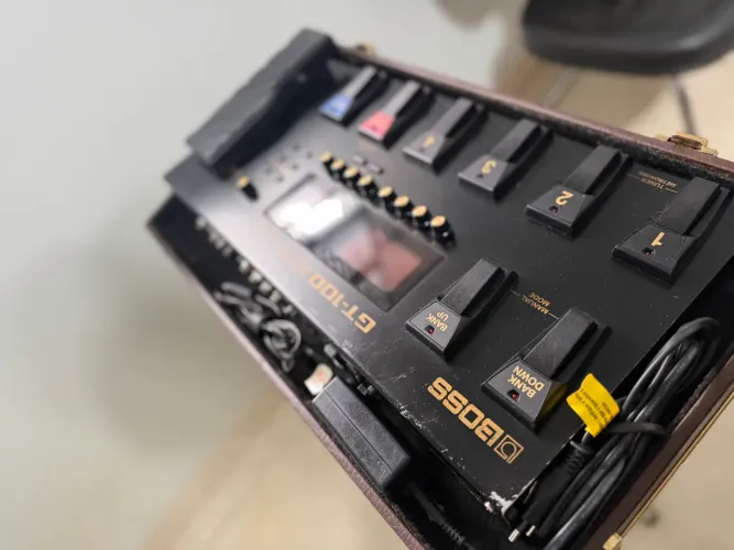 Pedaleira Boss Gt 100