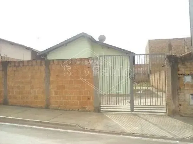 Locação de Casas / Padrão na cidade de Araraquara