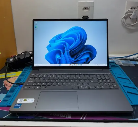Lenovo IdeaPad Slim - i5 13th