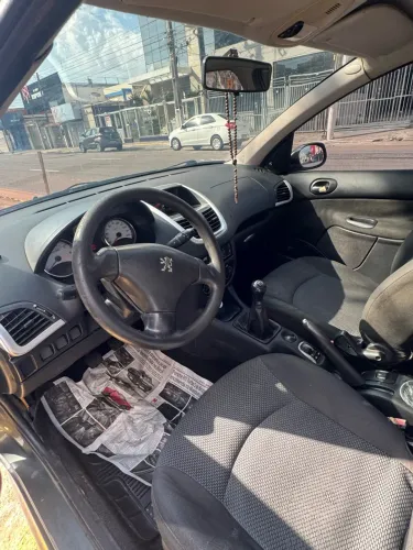 Peugeot 207 XR 1.4 Flex 8V 3P 2012