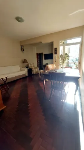 Casa em frente ao parque da Baronesa