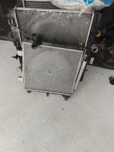 Radiador condensador de kwid 