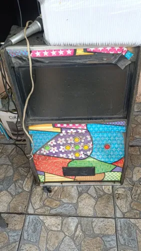 Jukebox com músicas e karaoke 