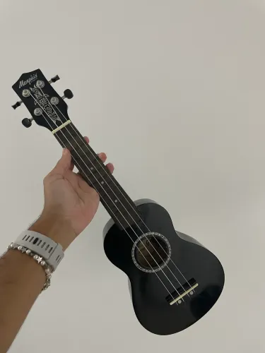 UKULELE SEMINOVO