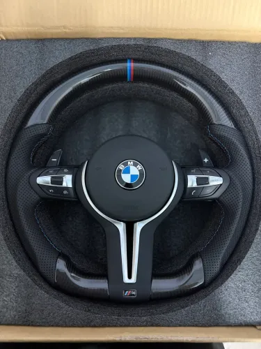 Volante bmw M sport base reta carbono