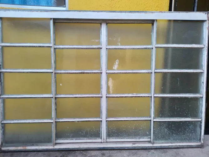 Janela de ferro 1,50×1