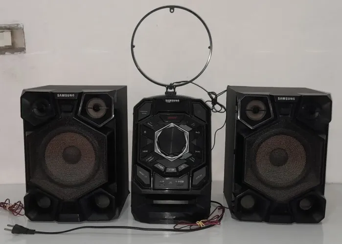 Samsung Giga Sound Blast