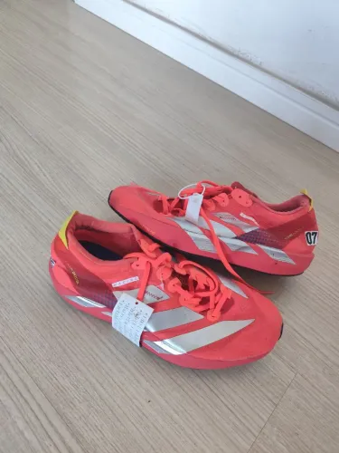 Tênis Adidas masculino (similar)
