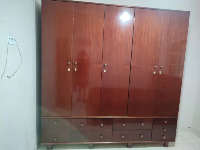 Guarda roupa mogno laminado