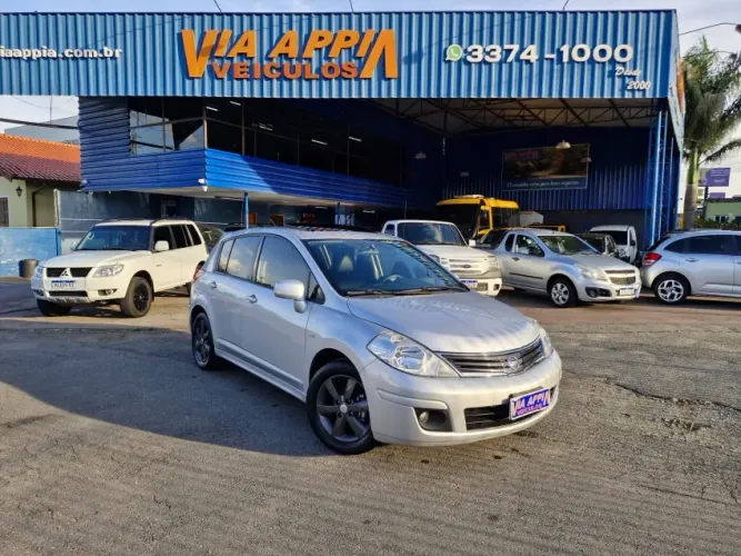 Nissan Tiida SL 1.8/1.8 Flex 16V Mec. 2011