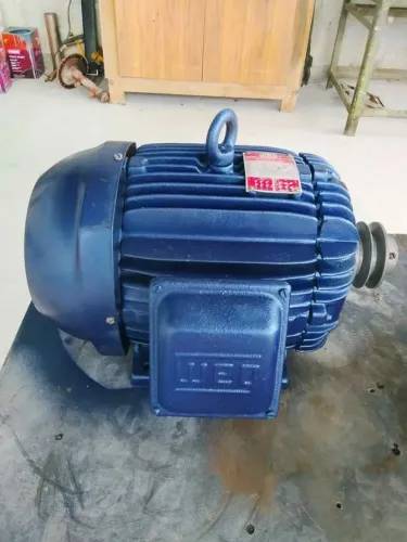 Motor Weg trifásico 7,5 CV. 3480 RPM