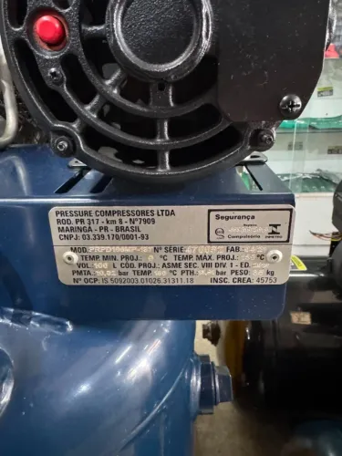 Compressor de Ar Vertical Pressure Notus 10/100V (Profissional)