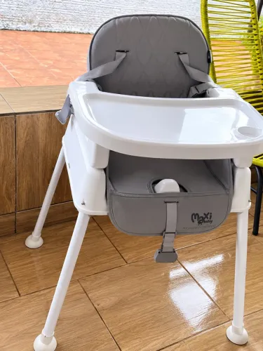 ? Cadeira de Alimentação Maxi Baby - Ótimo Estado