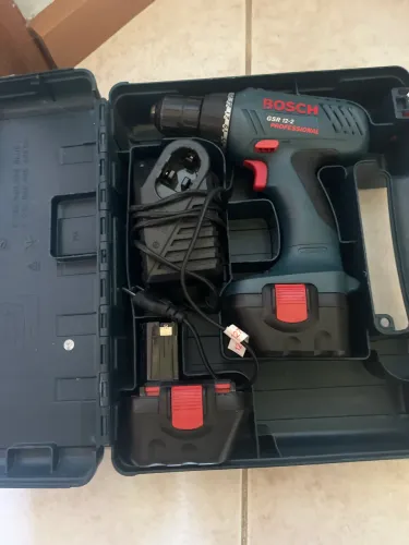 Furadeira Bosch GSR 12-2 profissional