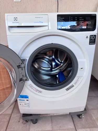 Máquina de lavar roupas Electrolux 11kg