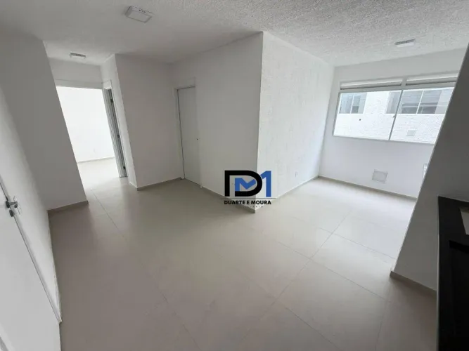 Apartamento com 2 dormitórios para alugar, 44 m² por R$ 1.200/mês - Lagoa Redonda - Fortal