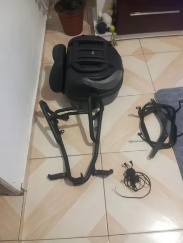 Vendo acessórios pra moto Lander